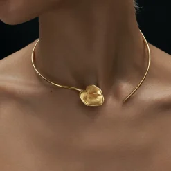 Collier A Floraison Tardive