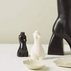 Paire De Salieres Et Poivrieres Pour Le Corps (Beige, Noir)